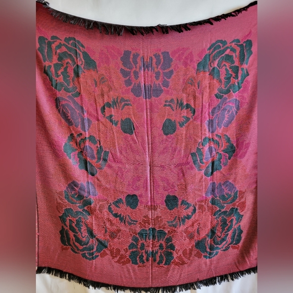 Vintage Shawl Reversible Black Red Scarf Tablecloth Stole Vibrant Fringes - Picture 3 of 10